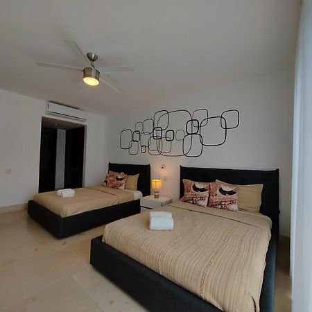 Luxurious & Central Condo In Playa Steps From The Beach Playa del Carmen Exterior foto