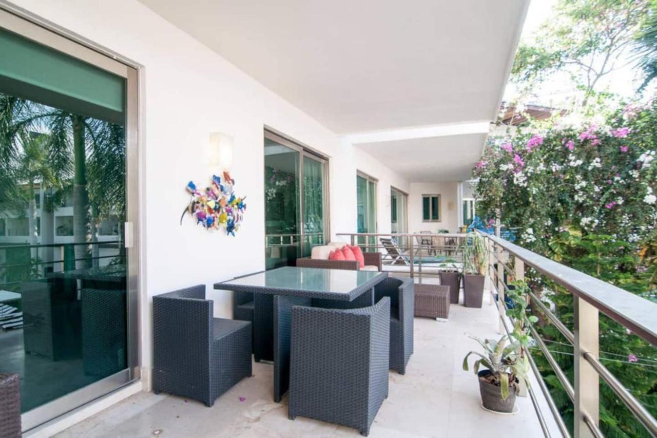 Luxurious & Central Condo In Playa Steps From The Beach Playa del Carmen Exterior foto